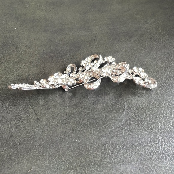 Vintage Brooch Bling Diamanté Leaf Floral Design - Costume Jewellery - Picture 3 of 16
